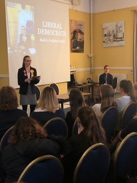 MSJ_HistPol's tweet photo. Candidates for our mock election on Wednesday have emerged unscathed following some vigorous questioning at the hustings! @MalvernStJames @MSJ_Head https://t.co/mlChXbFdd9