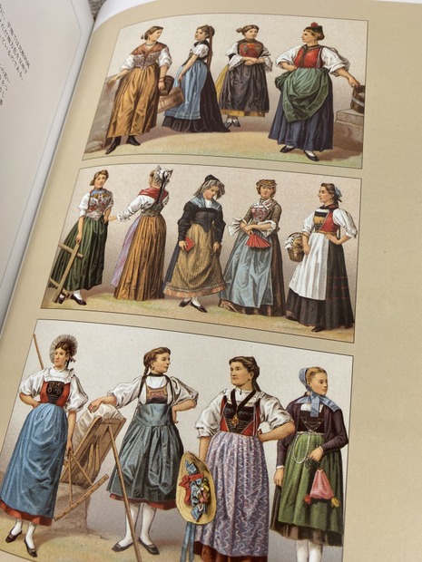 幻想系古本屋 古書ドリス 世界服飾文化史図鑑 アルベール ラシネ アイリーン リベイロ 編 目次より 第1章 古代世界 第2章 19世紀の古代文明 第3章 ビザンチン帝国から19世紀までのヨーロッパ 第4章 10年代の伝統的衣装 ほか T Co 4glzb7ez2s 幻想系古本屋 古書ドリス 世界服飾文化史図鑑 アルベール ラシネ アイリーン リベイロ 編 目次より 第1章 古代世界 第2章 19世紀の古代文明 第3章 ビザンチン帝国から19世紀までのヨーロッパ 第4章 10年代の伝統的衣装 ほか T Co 4glzb7ez2s