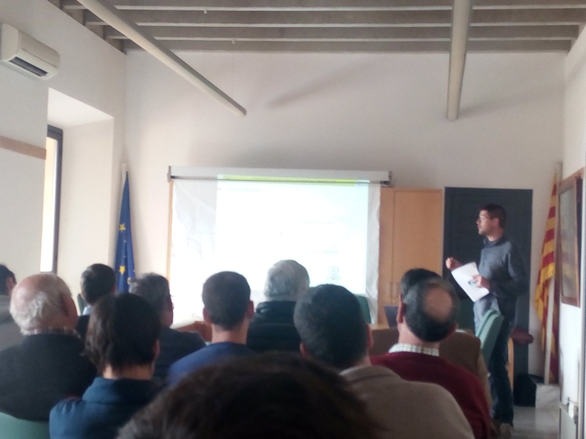 AGROENG_UdG's tweet image. En @miqueldros ens apropa a les solucions tècniques per igualar oferta i demanda d'#aigua en xarxes de reg
#PATT2019 @FonsUECat