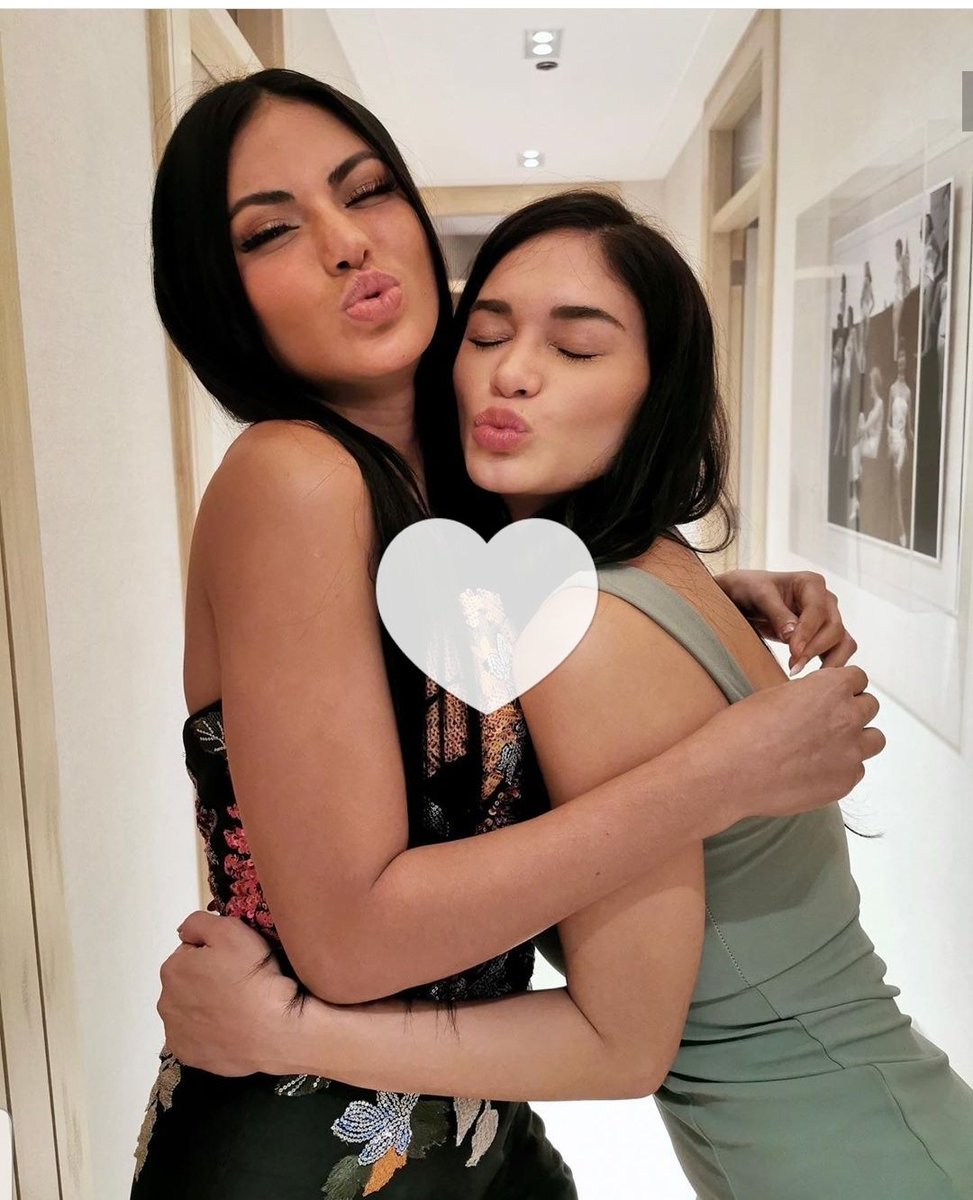 Mag best friend siguro itong dalawa kaya magkahawig na.