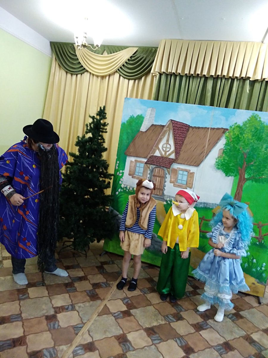 В рамках Международного Дня прав человека 10 декабря в д/с "Гармония" со старшими дошкольниками проведена игровая программа "Я тоже имею право...". В ходе мероприятия дети вспомнили, какие права и обязанности имеет каждый человек, познакомились с историей возникновения праздника.