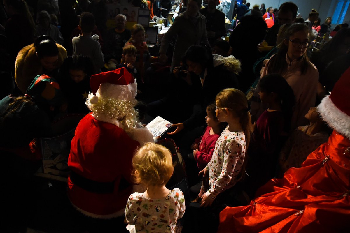 SidcupPartners's tweet photo. A small preview of some of our photos from our Christmas Extravaganza!

#sidcup #workingtogether #thumbsupsidcup #christmas #preview #stalls #performers #grotto #entertainment 

__________

Photo credit Ciarán Tragheim https://t.co/IvuRlZsCOk