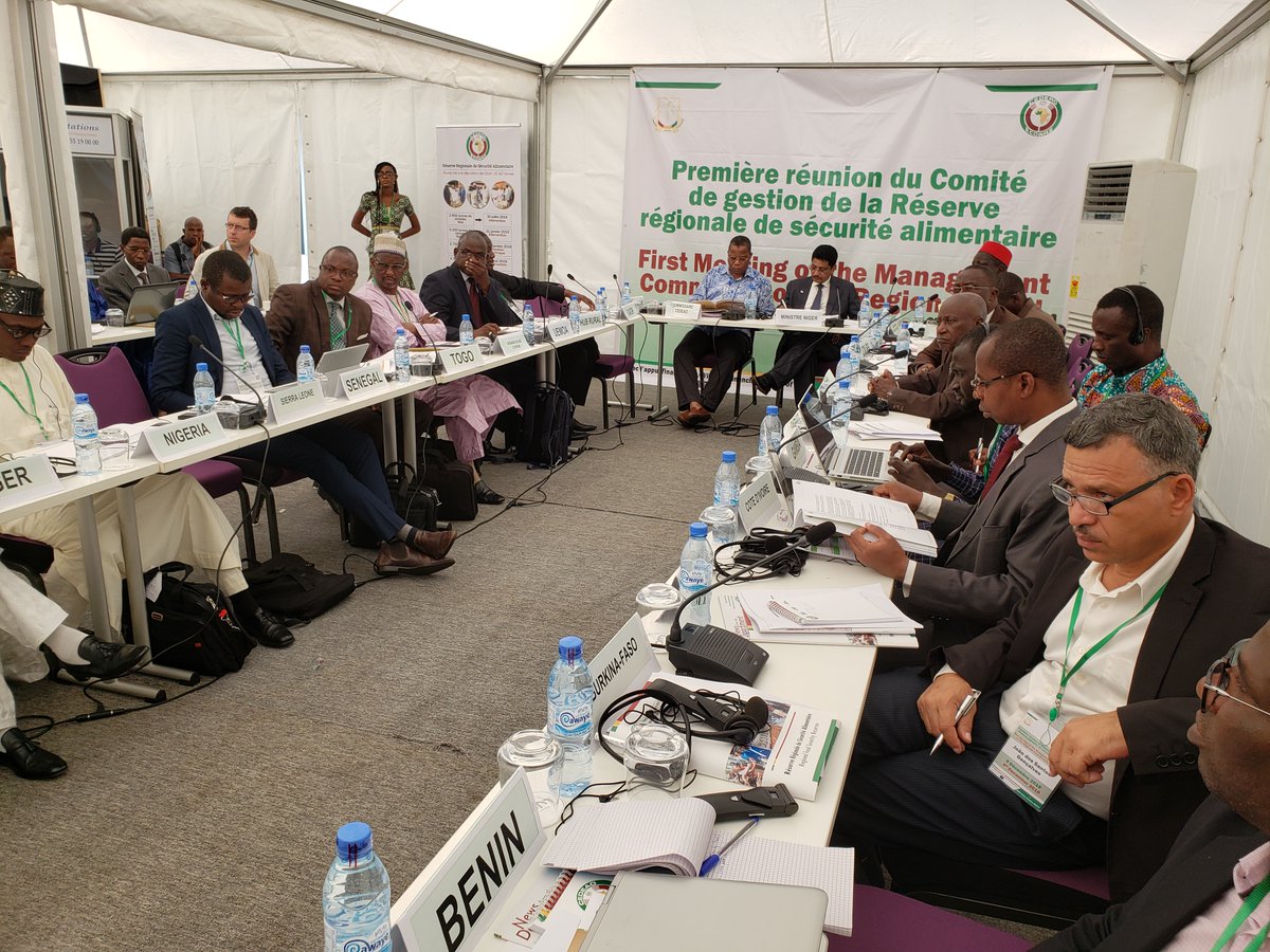 Le Comité de Gestion de la Réserve régionale de sécurité alimentaire installé hier au cours de sa première réunion à Conakry, Guinée. Le Bureau exécutif élu . Le Manuel de procédures validé. Le règlement intérieur adopté. <a href="/ecowas_agric/">ECOWAS Agriculture</a> <a href="/CEDEAO_ECOWAS/">CEDEAO_ECOWAS</a> <a href="/AFD_France/">Agence Française de #Développement (AFD) 🇫🇷 🇪🇺</a> <a href="/UEMOA_Officiel/">UEMOA_Officiel</a>