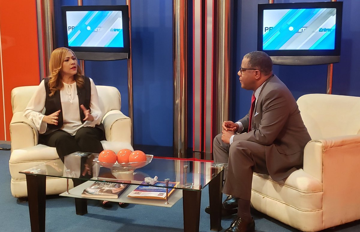 FrancisJorgeG's tweet photo. Un placer conversar en #PrimeraEntrega con @rubenpuntier  sobre políticas que junto a @DomingoCG1 aplicamos desde años.  ¡Nuestra visión de alcaldía! #UnaCiudadParaTi https://t.co/j74bmEeGO1