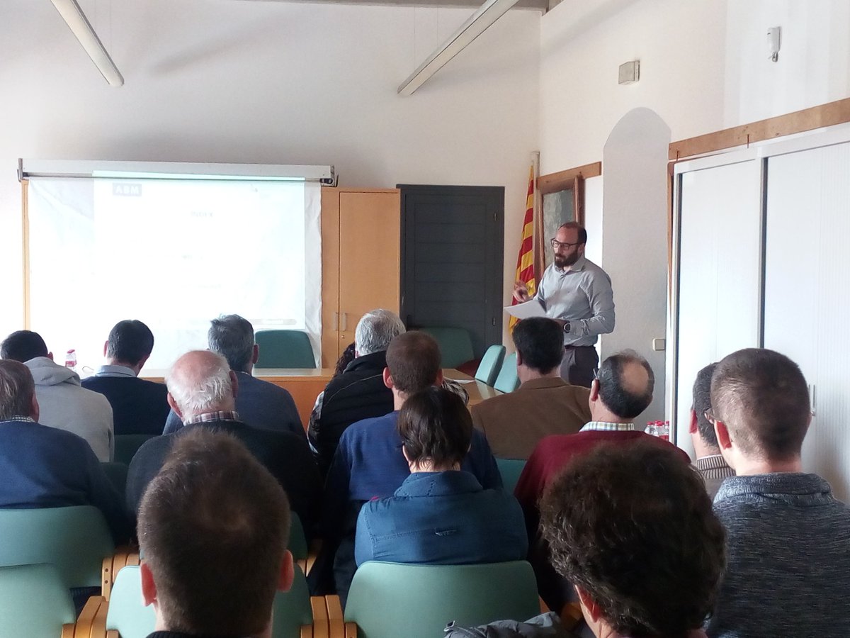 AGROENG_UdG's tweet image. En Joan Macarro d'@ABM_Eng ens detalla la solució que s'implementarà al canal principal de la Comunitat de Regants
#PATT2019 @FonsUECat #PECT
@agriculturacat @DiputacioGirona