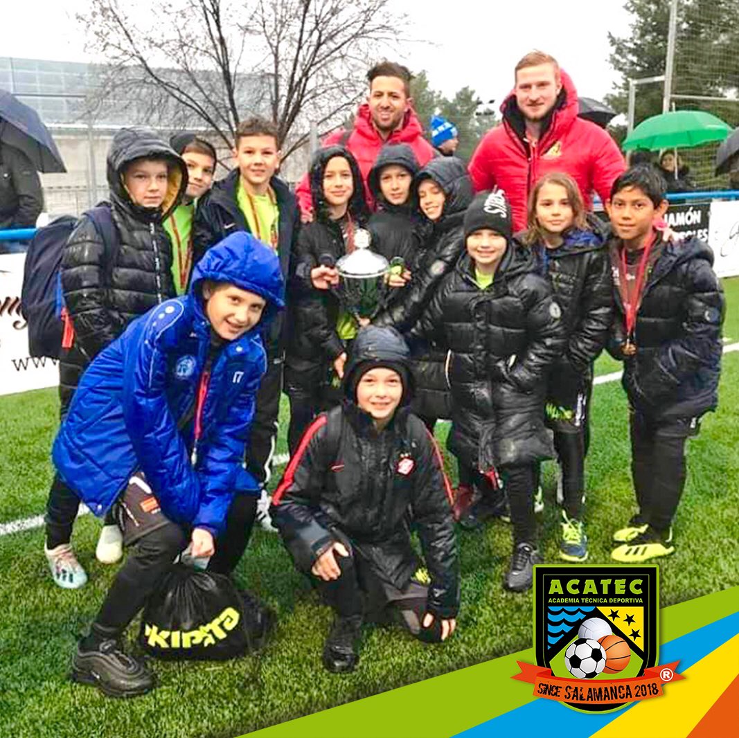AcatecSalamanca's tweet image. 🏆La SELECCIÓN ACATEC INTERNACIONAL ÉLITE ALEVÍN se proclama CAMPEÓN de la #MadridInternacionalCup2019
¡Enhorabuena!👏🏻👏🏻👏🏻
.
#MetodoAcatec #AcatecEspaña  #LíderesNacionales #ÚneteAlExito
