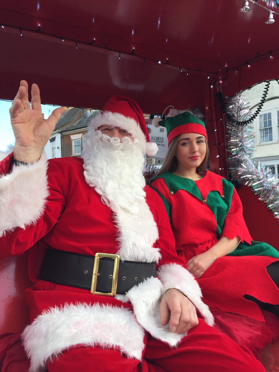 GreatOaksHosp's tweet photo. Ho Ho Hospice Walk with #Santa and his helpers. https://t.co/QBaVoI2HMT