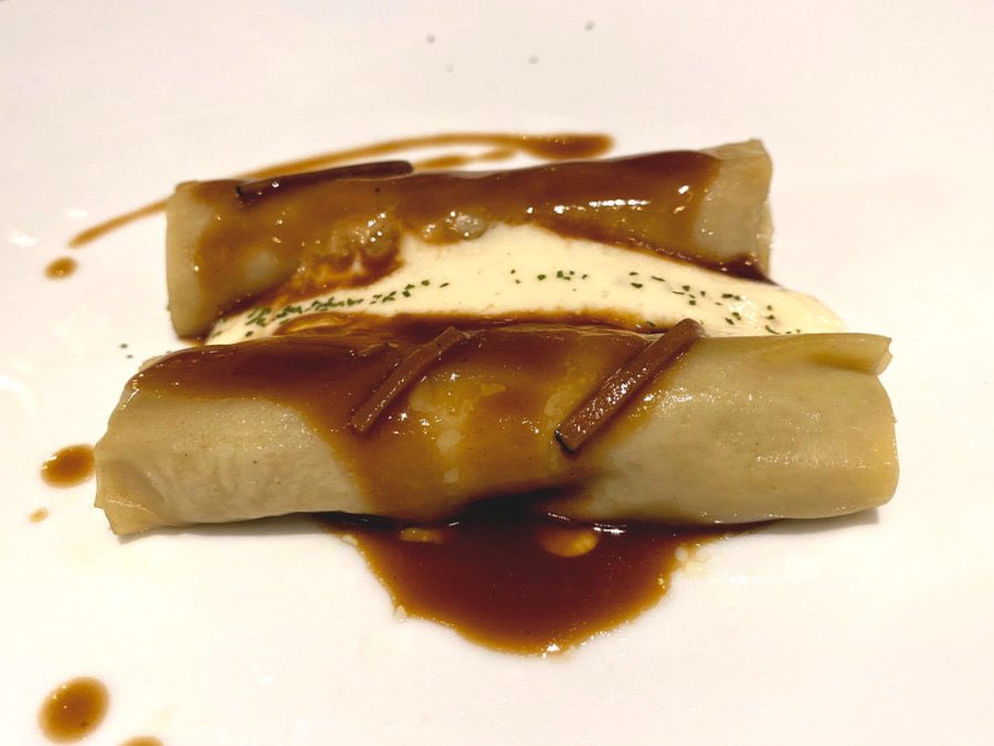 fartucate's tweet photo. 📍Oviedo está de enhorabuena con la apertura de @cocinacabal, un restaurante con todo para triunfar

✅ Alta cocina, amplia experiencia, un cocinero con gran trayectoria, buen producto, local bonito y... ganas de sorprender 👏🏻

💻Lee nuestra opinión👇🏻
https://t.co/UDFned8vSS https://t.co/bUTeyrQ7fr