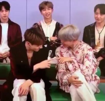 jikookheart's tweet photo. no one: 
jikook: is it a chance to touch fingers and say ‘you are me, i am you?’ https://t.co/Nz8A6FvpaM