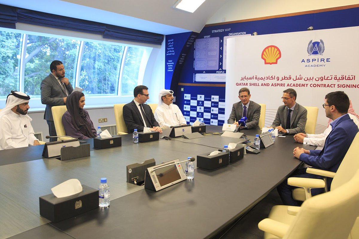 kooratimeqtr's tweet photo. Mr. Andrew Faulkner, Managing Director and Chairman of Qatar Shell and Ivan Bravo, Director General of Aspire Academy signed an agreement to develop Koora Time Methodology.
#shellqatar #kooratime #playmorefootball #sports #football #doha #qatar https://t.co/Hyn087Pk76