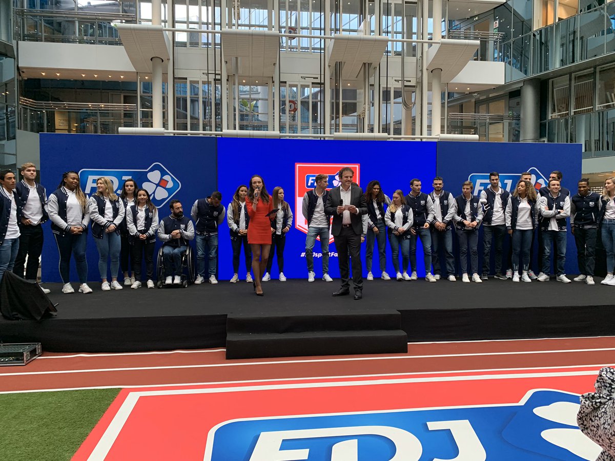fdj_united's tweet photo. FDJ s’affiche aux couleurs de la FDJ Sport Factory pour présenter en son siège les champions #FDJsportFactory à ses collaborateurs et ses partenaires. https://t.co/qGwRlKvZ0S https://t.co/fyAmxr8is5