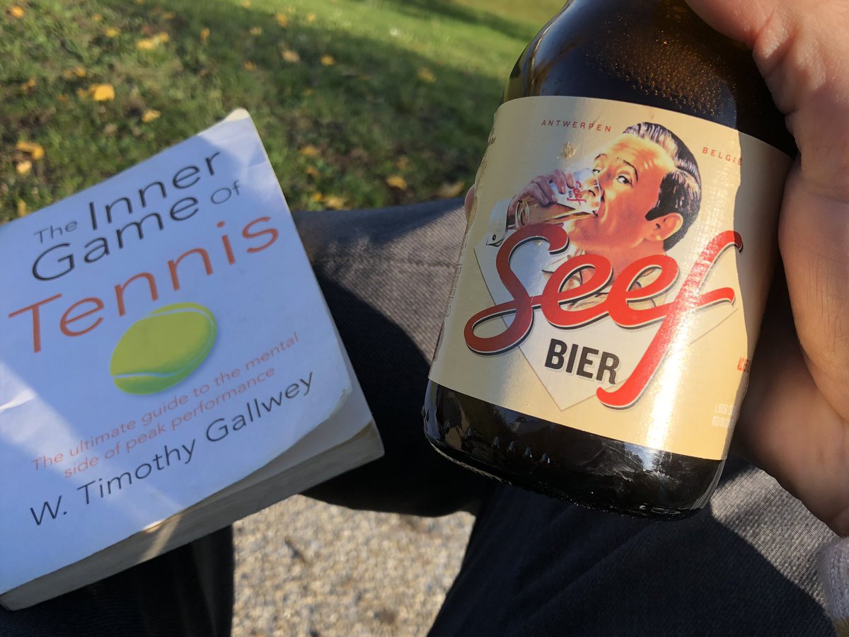 gummibierchen's tweet photo. #Theinnergameoftennis am #lacdelarbalete mit @Seefbier der #AntwerpseBrouwCompagnie 🙃Die Würze geht auch fast etwas in die Richtung weihnachtlich, damit passt es hervorragend zu dieser Jahreszeit🍺 #seefbier #seefbeer #belgischesBier #belgianbeer #timothygallwey #bierinderHand https://t.co/QbEg3OltFI