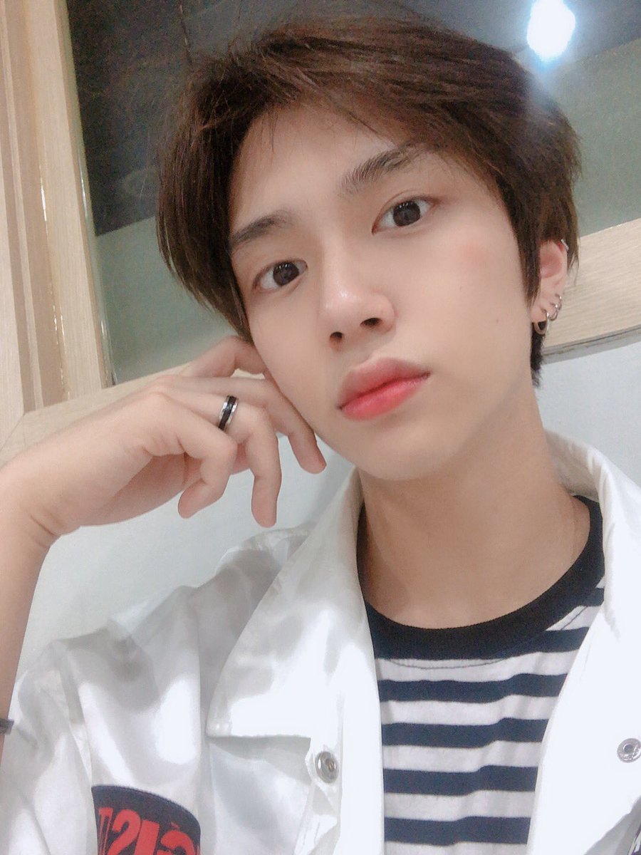 TRCNG_official's tweet photo. #호현 모해요 https://t.co/mjjqFTWf0m