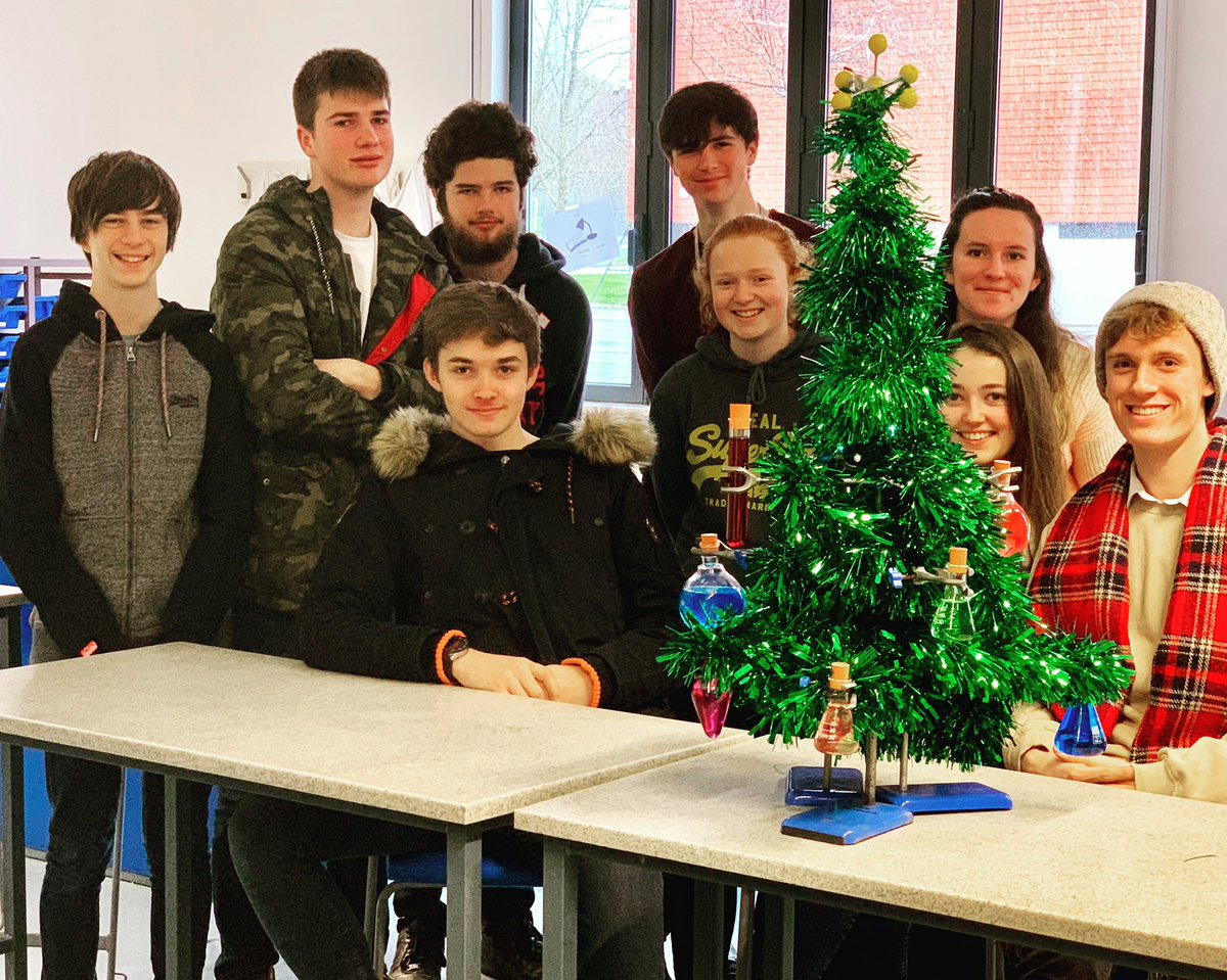 OrielHighSchool's tweet photo. βItβs beginning to a look like Christmasβ This yearβs #Chemistree is awesome!! Great work from Year 13 ππππ#TeamChemistry #NiceBaubles #ALevelChemistry #OrielScience #OrielSixthForm https://t.co/O9eQYKezvv