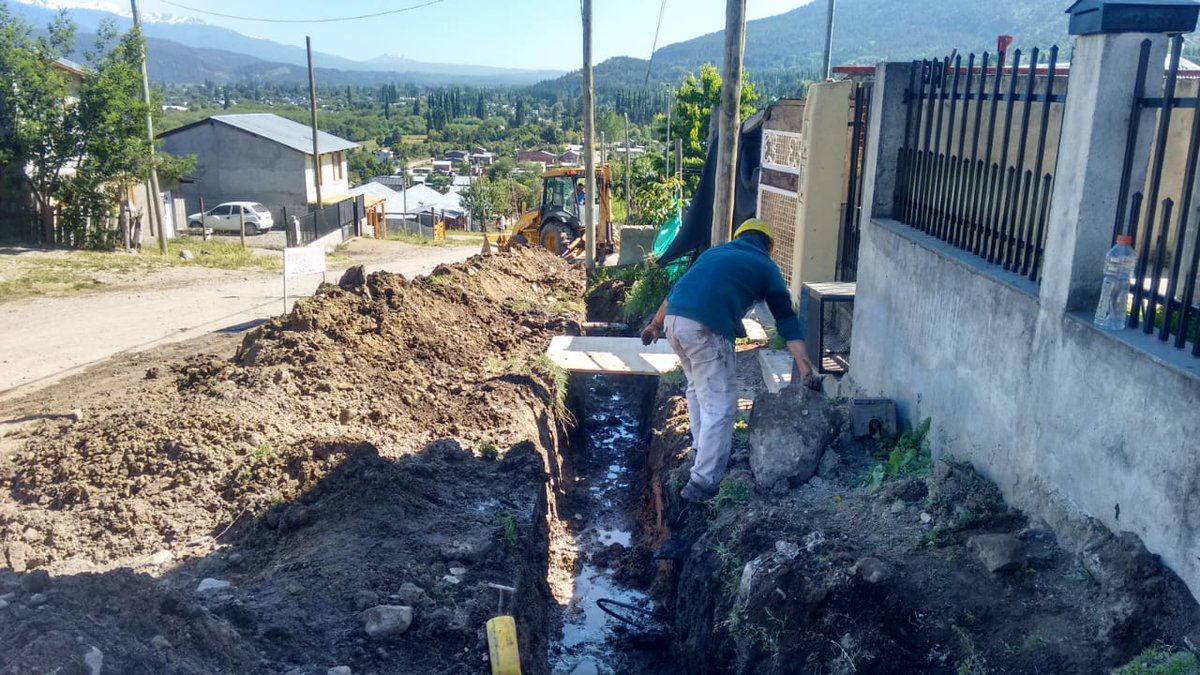 ♨️ #ElBolsón: Avanzan las obras de #gasnatural que transfomarán la vida de 82 familias de🏘️barrio Esperanza, dando respuesta a un reclamo histórico; y de acceso a Ruta 40, incentivando la productividad y los emprendimientos turísticos. 👏🏽👇🏽