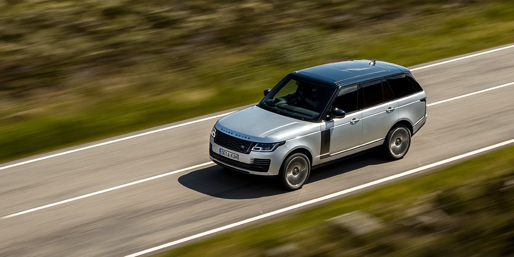 RangeRover's tweet photo. Redefining first-class travel Book a #RangeRover test drive: https://t.co/eh51LQyEhR https://t.co/ScCJ1lBXqE