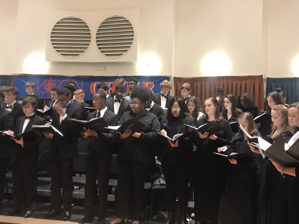 Valerie Adelung tweet media