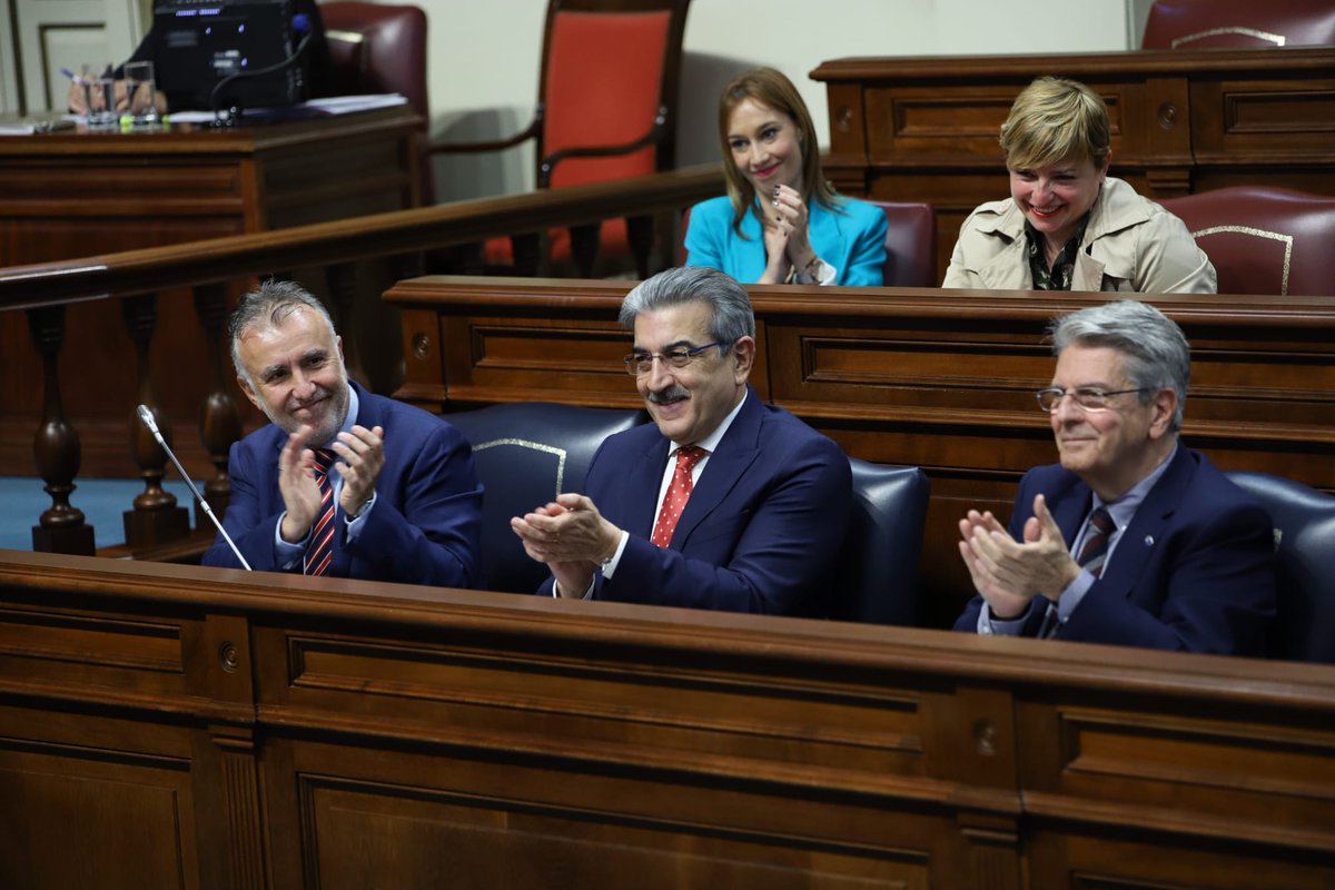 chanofranquis's tweet photo. Hoy me he reincorporado a la actividad parlamentaria en el @parcan en una jornada personalmente muy emotiva tras el caluroso recibimiento de toda la Cámara.

Solo tengo palabras de agradecimiento por todo este apoyo y cariño recibido en estos momentos. https://t.co/ZqR7hhWc8a