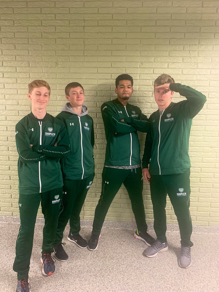 ShipleyXCTF's tweet photo. The Gator Gear is finally here! Just in time for our first meet of the year tomorrow. Can’t wait to see the Gators rock these all season! #WereReady #FlyGators #LookOutForUs #UnderArmor @ShipleySports @ShipleySchool https://t.co/sYDdkrymGK