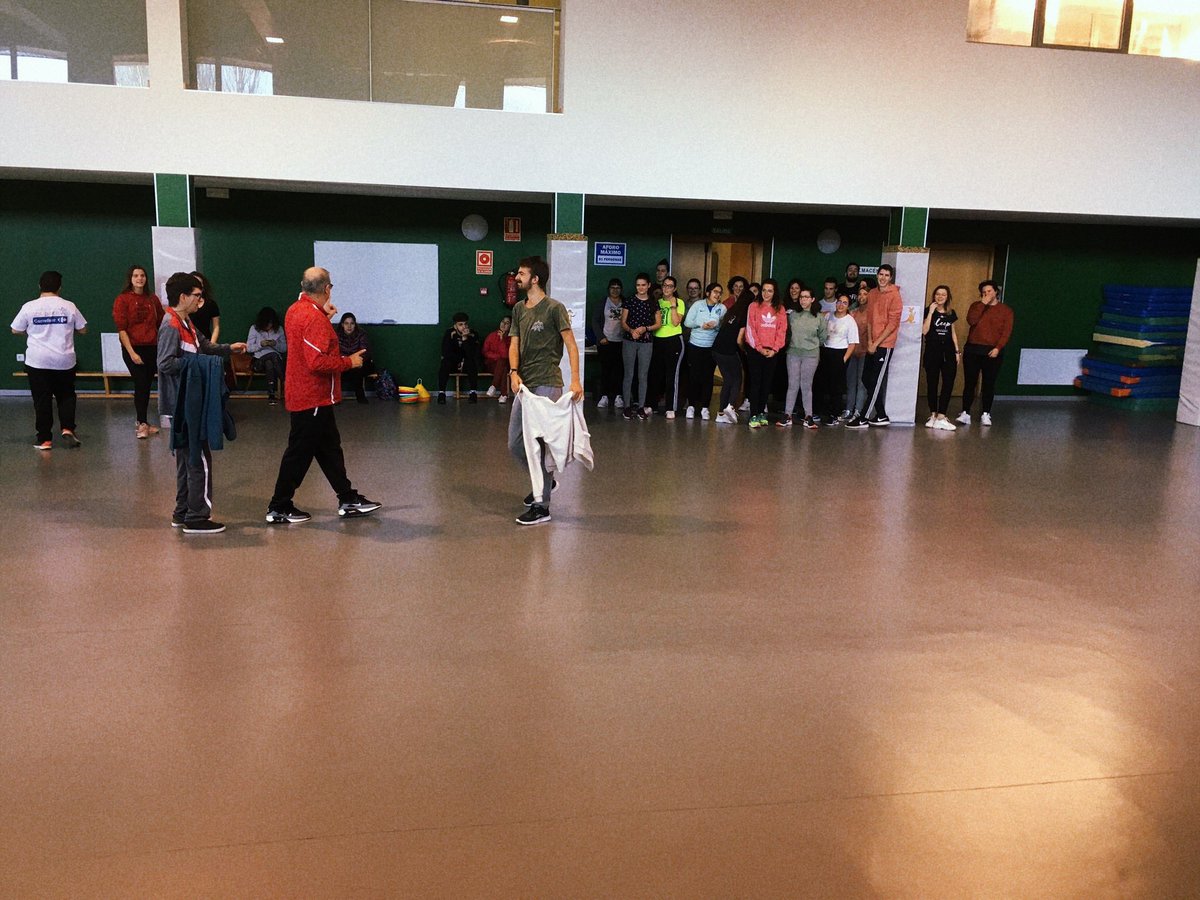 blancaloppezh's tweet photo. En la clase de hoy, los alumnos de 1° de Magisterio Infantil hemos sido partícipes de una sesión realizada con el grupo de #IncluyeInserta. He de decir, que ha sido una gran experiencia, la cual ha tenido mucho éxito por parte de ambos grupos. 🥇@JuanCarlos_EF https://t.co/T4Qa31ffqJ
