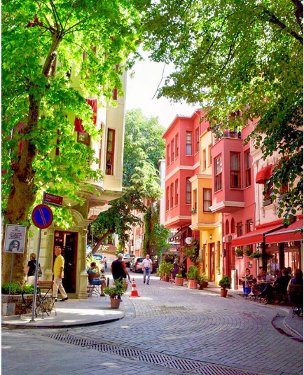 istanbulcom's tweet photo. ⭐Great 'Kuzguncuk' Houses in Istanbul!
Did You Know?
Kuzguncuk is one of the most popular spot for tourists with its history, architecture, coffee shops &amp; chocolatiers!
📷Photo Credit: @Slmtyln
#istanbul #istanbulphotos #iloveistanbul #istanbultouristpass #istanbultime https://t.co/Hd8vRgI0Ae
