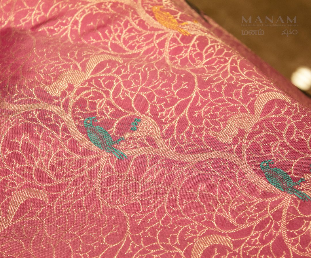 ManamHandlooms's tweet photo. No doubt, the saree is truly a recreation of nature, beauty, humanity and hope. 

Featured here:
Without border Pink silk kanjeevaram silk saree with all over zari and silk self-design with birds and squirrels motifs with green color rich self.

#silksaree #Pinksilk #weddingsaree https://t.co/I7HjZMuR5y
