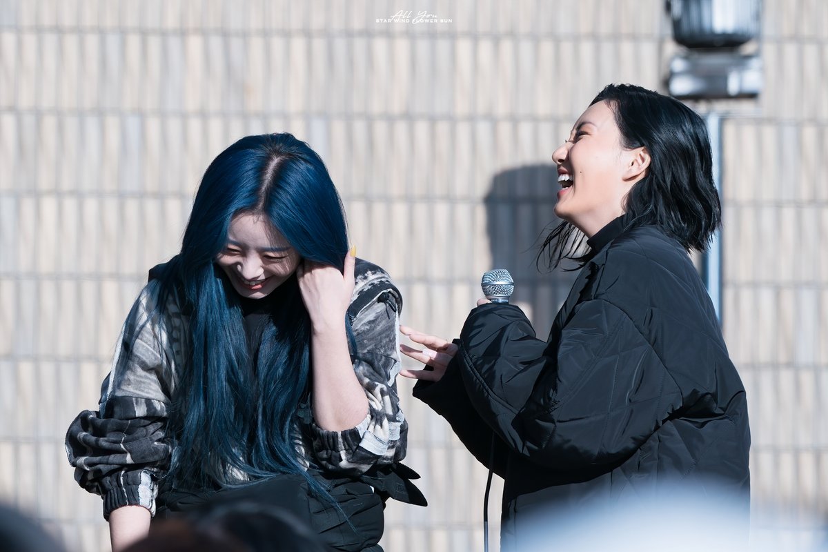 MMM_AllYou's tweet photo. 191129 뮤직뱅크 미니팬미팅

#마마무 #휘인 #화사 #MAMAMOO #WHEEIN #HWASA https://t.co/trzDCJMwjg