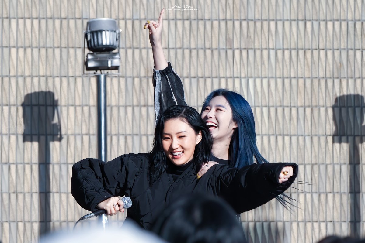 MMM_AllYou's tweet photo. 191129 뮤직뱅크 미니팬미팅

#마마무 #휘인 #화사 #MAMAMOO #WHEEIN #HWASA https://t.co/trzDCJMwjg