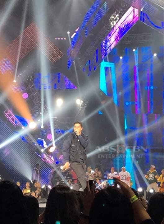 ABSCBN's tweet photo. Intense performance from Darren and Elmo! For more #ABSCBNChristmasSpecial2019 photos and updates, log on to https://t.co/iQjKn3w37w https://t.co/ZL6T71SAGx