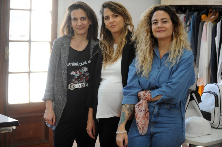 #FrackingDesign | Esta emprendedora fabrica accesorios de moda a partir de desechos de #VacaMuerta.
Mirá la nota completa 👉 endeavor.org.ar/fracking-desig…