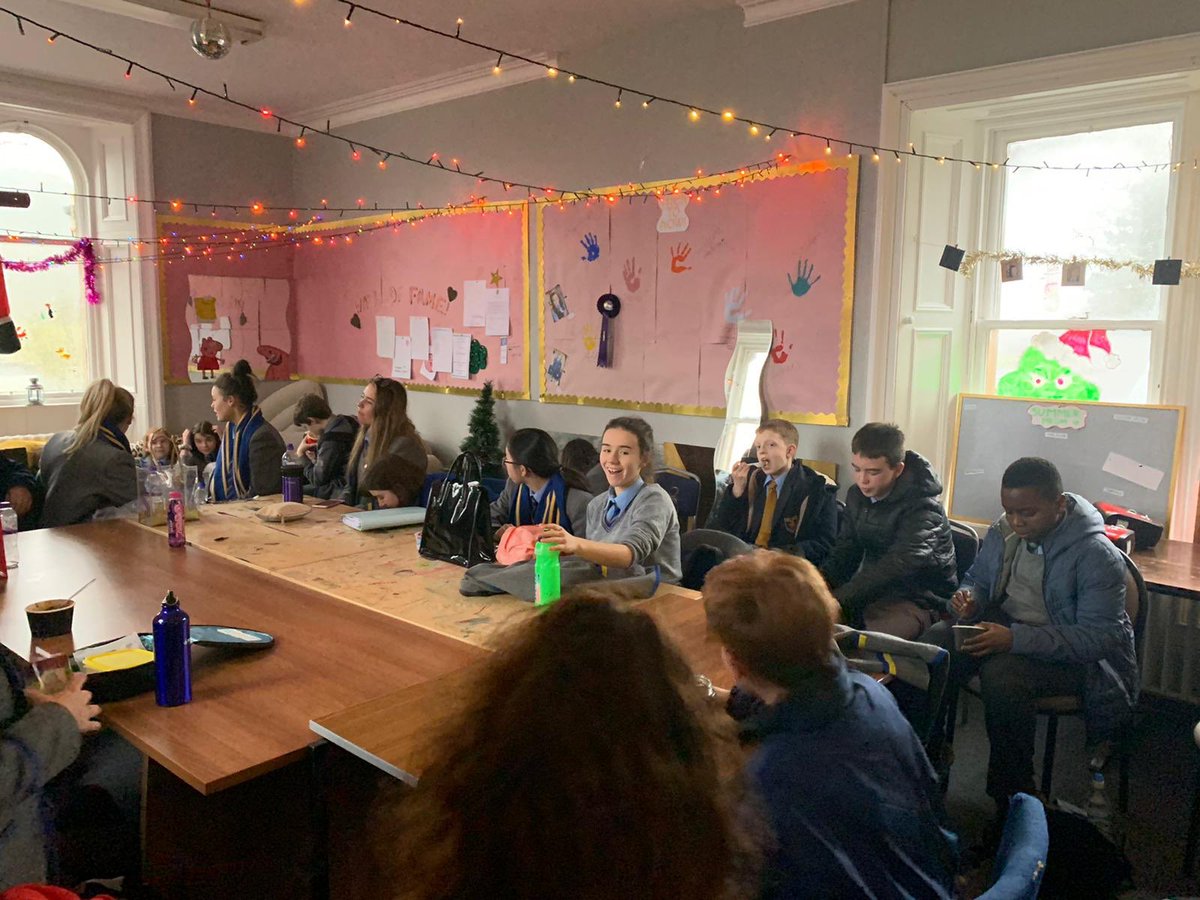 ScienceFernhill's tweet photo. P7 Induction Day- pupils enjoyed a buddy lunch with S5/6. Made new friends already. #Fernhill family #ThisIsWhereIBelong https://t.co/Pc9bRSSEsQ