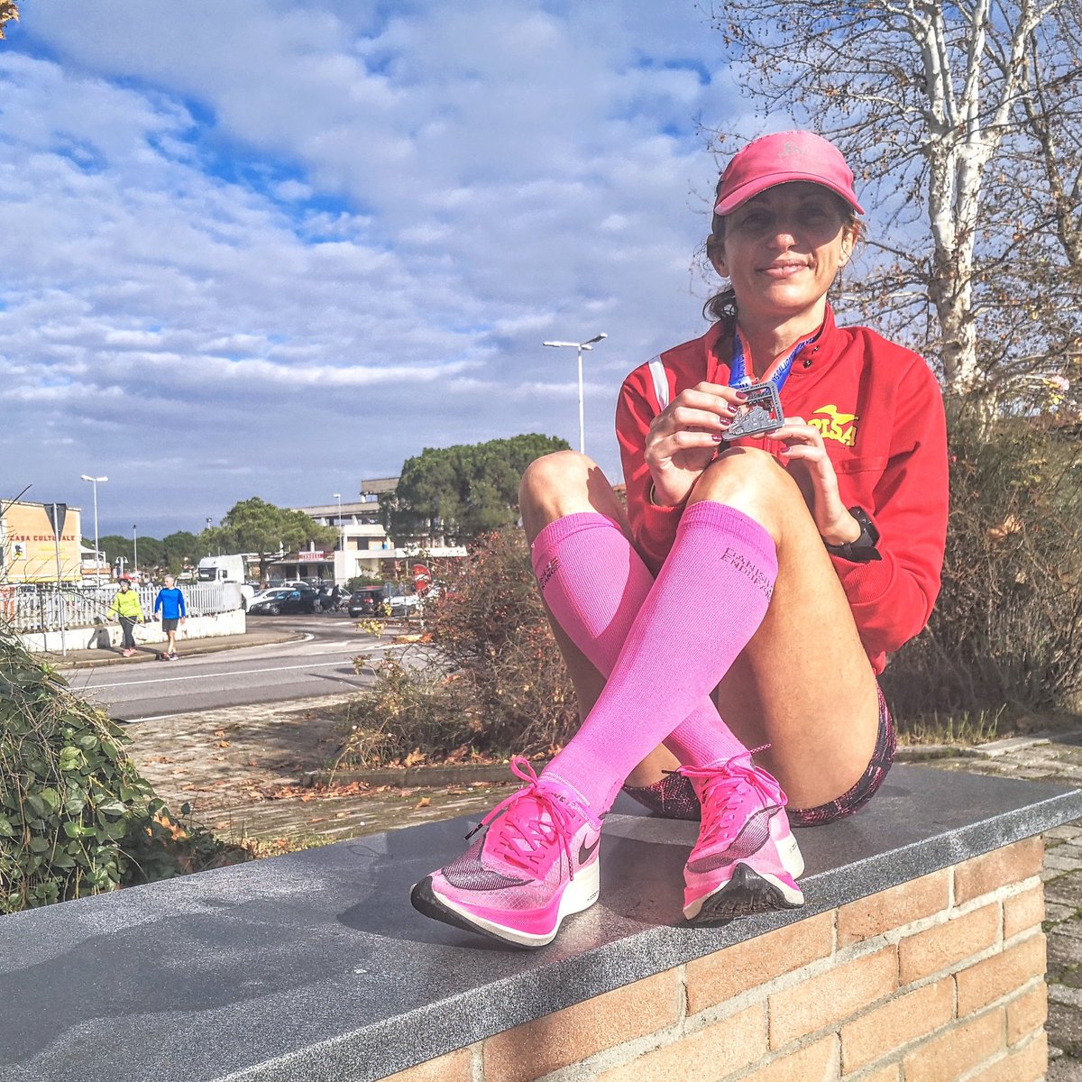hudrey620's tweet photo. Prima gara e primo PB con le mie bambine (#vaporflynextpercent) 42'08" sui 10Km (-42" 🥂)... Se il buon giorno si vede dal mattino... https://t.co/FVbJ8P7KXg