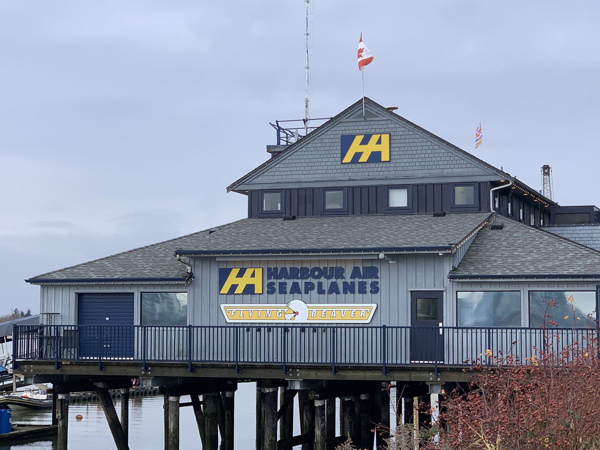 SkiesMag's tweet photo. We’re by the banks of the Fraser River at @yvrairport - today’s the first flight of the @HarbourAirLtd e-Beaver, powered by a @MagniX electric propulsion system! #AviationHistory #OldAndNew #ElectriFlying https://t.co/SsdioHz3pO