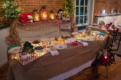 VisitHermann's tweet photo. If you are planning to host lots of out-of-town guests, maybe this is a good time to spruce up your table! Get inspired at the Christmas Tablescapes display on December 7th and 8th and blow your guests away with festive style this year!
#VisitHermann #Tablescapes #ExploreStLouis https://t.co/I5g8xjDw6N