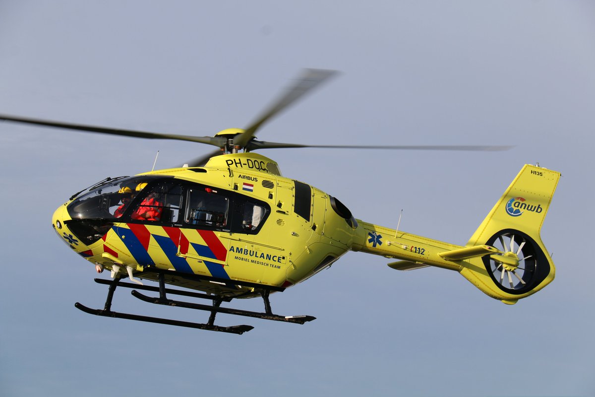 Vandaag was de presentatie van de nieuwe traumahelikopter Lifeliner 4 voor Noord-Nederland. Tevens werd er een nieuw MMT voertuig gepresenteerd. Een prachtige dag voor de traumadienst in Noord-Nederland!

flic.kr/s/aHsmJVT9WZ