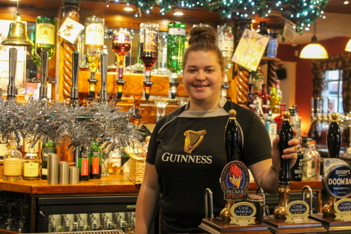KHHospice's tweet photo. A huge #thankyou to the team at The Star and Garter, Stafford for their wonderful donation of over £800 for @KHHospice !!

New Year is just round the corner too and if you're looking for a #Newyearseve party this generous team is donating £3 to #khhospice for every ticket sold !! https://t.co/aoDqAUFUqo