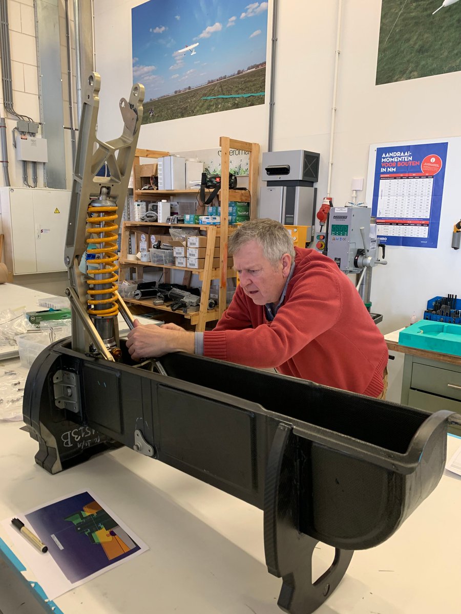 RyanVuNL's tweet photo. Installing the first landing gear into @AmpyxPower AP3 bay #UAS #UAV #Drones #Innovation #AWES #AirborneWindEnergy #RenewableEnergy #WindEnergy #Aerospace #Airborne #Wind #Energy https://t.co/gQlkCkup5n