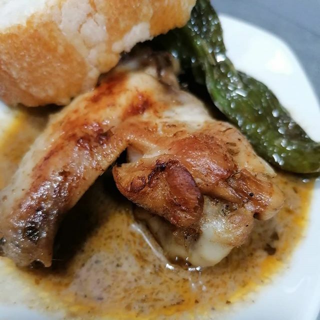 liriosbar's tweet photo. Alita de pollo #tapaLB 😁 ,en @liriosbar #jaén https://t.co/qoyVCLLGdg