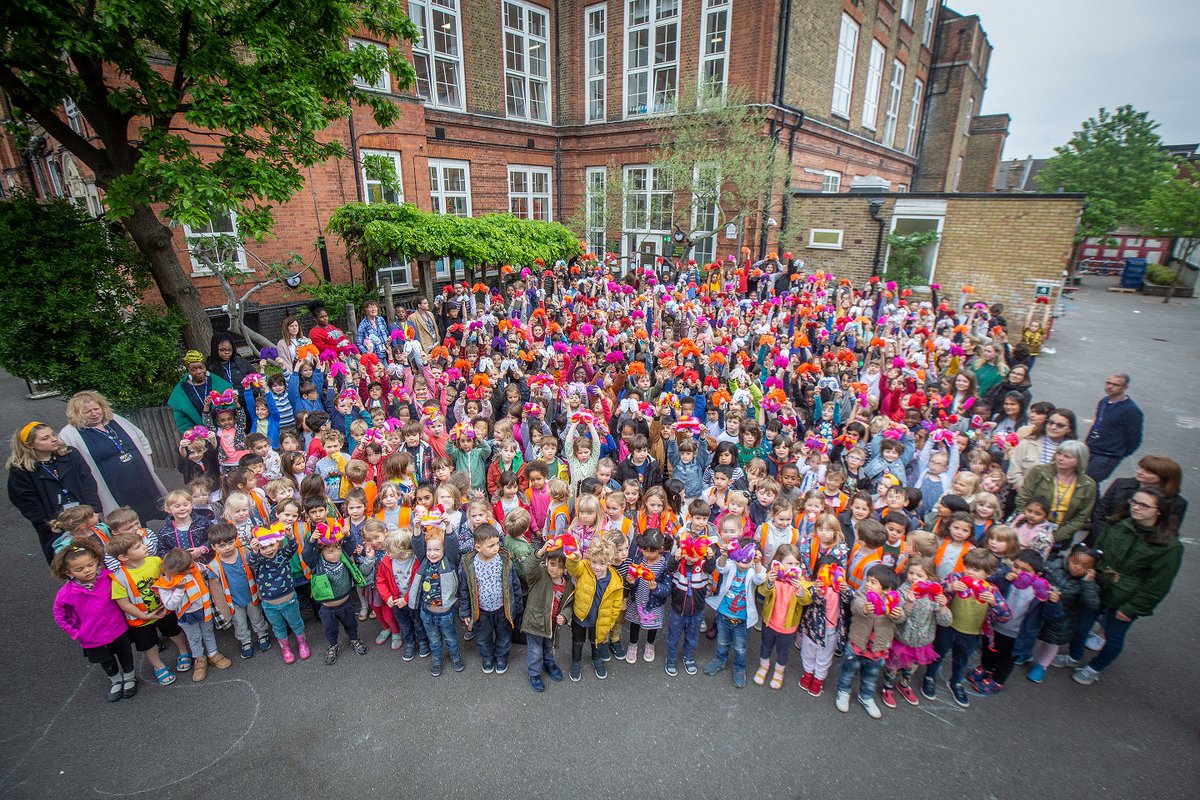 There's a new page on William Patten school website with some of the air quality projects we've been working on over the past couple of years. Green screen, clean air walking maps, monitoring and a soundscape project to name a few #cleanairforchildren williampatten.hackney.sch.uk/parents/air-po…