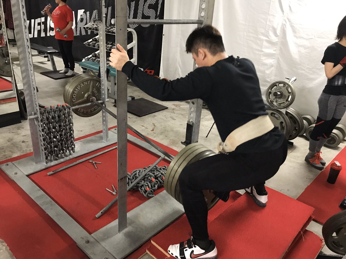 八須拳太郎 スーパーレスラー ベルトスクワット お疲レスラー