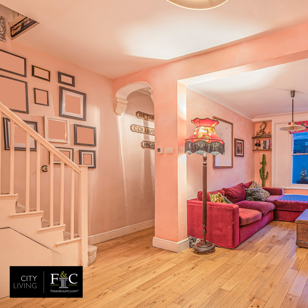 FandCCityLiving's tweet photo. And here it is - a peek behind the door of Baxendale St, E2. Isn't this a lovely space? 

Viewings / more info: bow@fineandcountry.com  or 0203 861 8810 https://t.co/pHFqrht7BN
