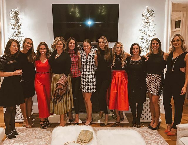 JessicaHurley's tweet photo. Merry merry ✨♥️🎄🥂 https://t.co/GBEvedyity