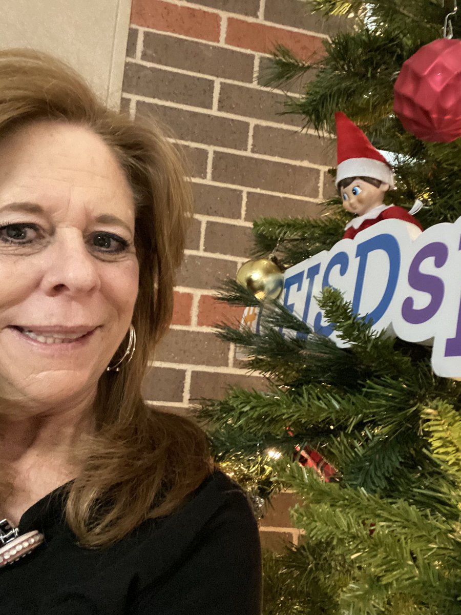 jas10412's tweet photo. #AultElfieSelfie https://t.co/3ZEoFGuiLK