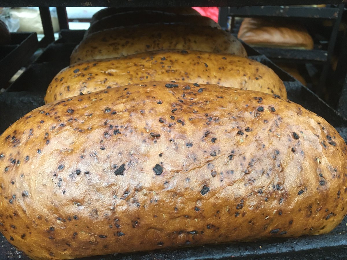 JohnDwyerBakery's tweet photo. We know our onions! Our Onion Bloomer gives sandwiches a boost and is awesome with soup. Available in White, Wholemeal, Harvester Onion and Tiger.
#JohnDwyerBakery
#onionbread #bread #bakery #freshbakedbread #savourybread #breadlover #SlicedThick
#LifesWhatYouBakeIt https://t.co/OTh9O0Yat1
