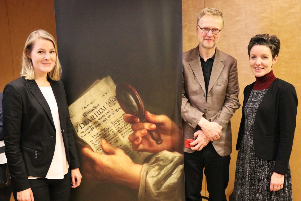 ACDH_OeAW's tweet photo. "From Diarium to #DIGITARIUM" is the subject of two issues of the Wiener Geschichtsblätter. Take a look at the pictures of last weeks book presentation @archivwien now 👇: https://t.co/ZZD7qN2zvA https://t.co/awCvJKeriD