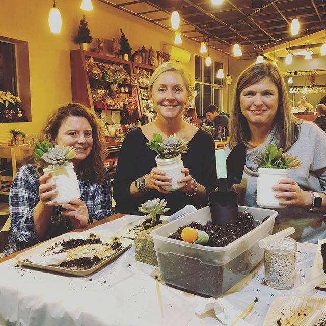 Columbuswok's tweet photo. My second class @chocolatecafecolumbus and both were so much fun! Look what we made😍 @aceybutcher @cayroe614 https://t.co/3IrNYmPSY0 https://t.co/hVdxzndvRY