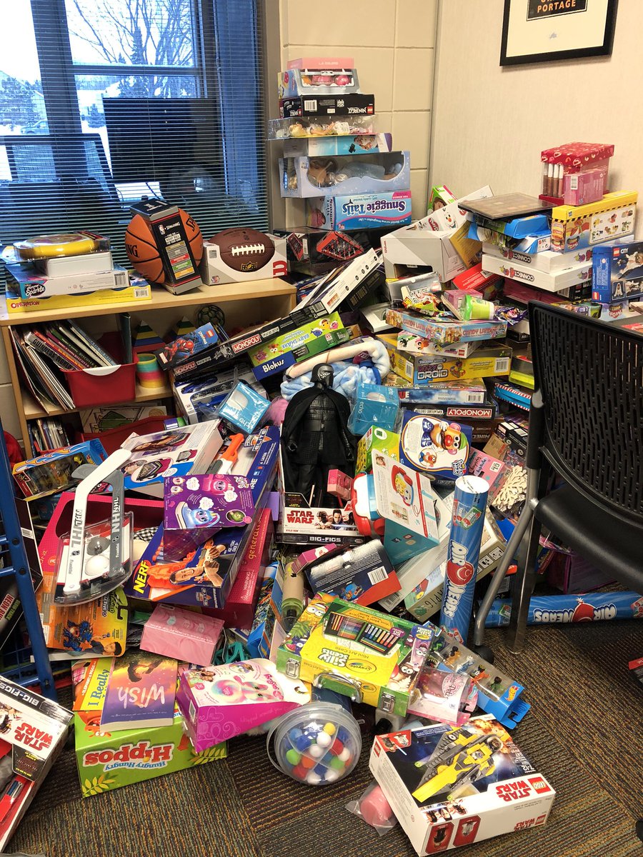 biz4bulldogs's tweet photo. Our WE Share Toy Drive is filling up Dr. Schwartz’s office! ❤️
#275toyssofar
#sogiving https://t.co/ZV5pcLb159