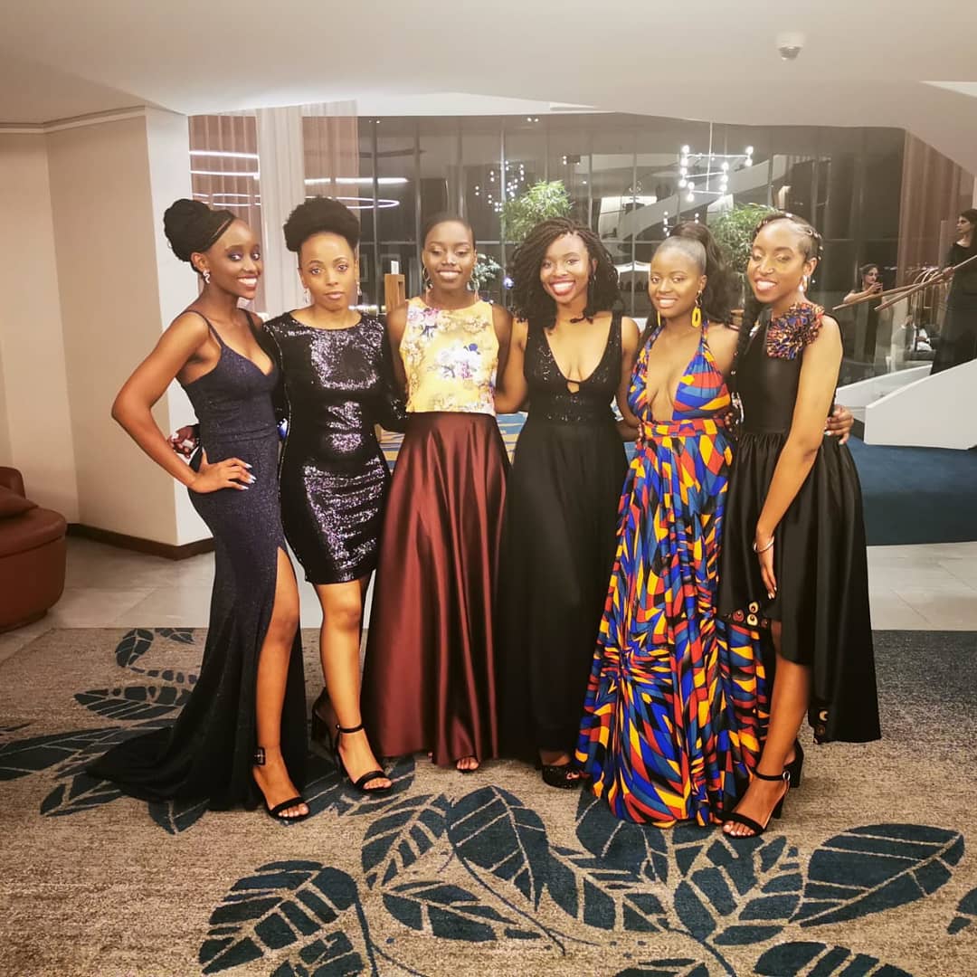 taongazee's tweet photo. Wits Medics Grad Ball 2019 with these beauts ✨ https://t.co/2YiTB2T7Tw