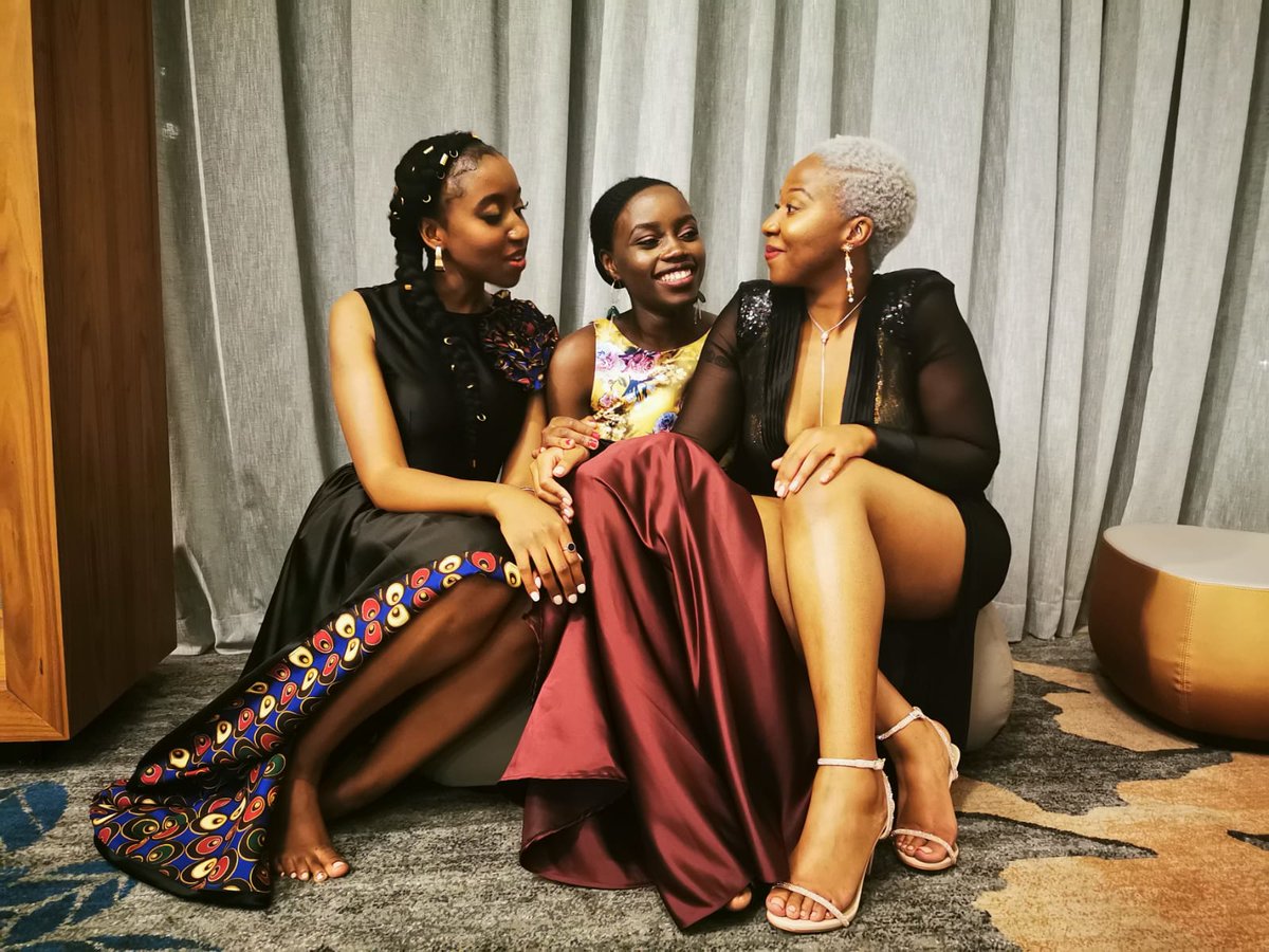 taongazee's tweet photo. Wits Medics Grad Ball 2019 with these beauts ✨ https://t.co/2YiTB2T7Tw
