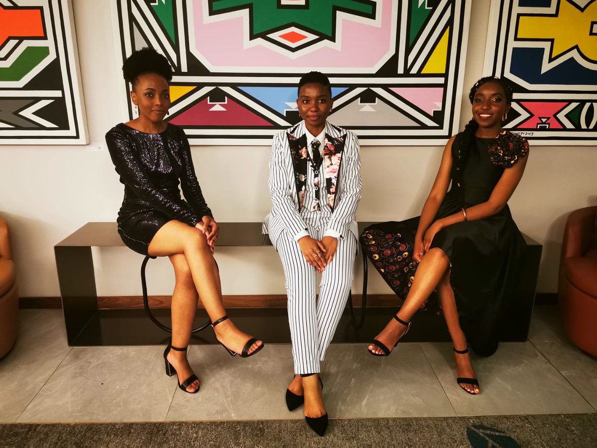 taongazee's tweet photo. Wits Medics Grad Ball 2019 with these beauts ✨ https://t.co/2YiTB2T7Tw